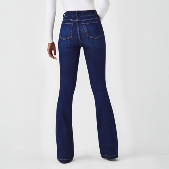 Spanx Size M EveryWear Flare Pull-On Elastic Waist Jeans in Midnight Shade Blue - Picture 2 of 6